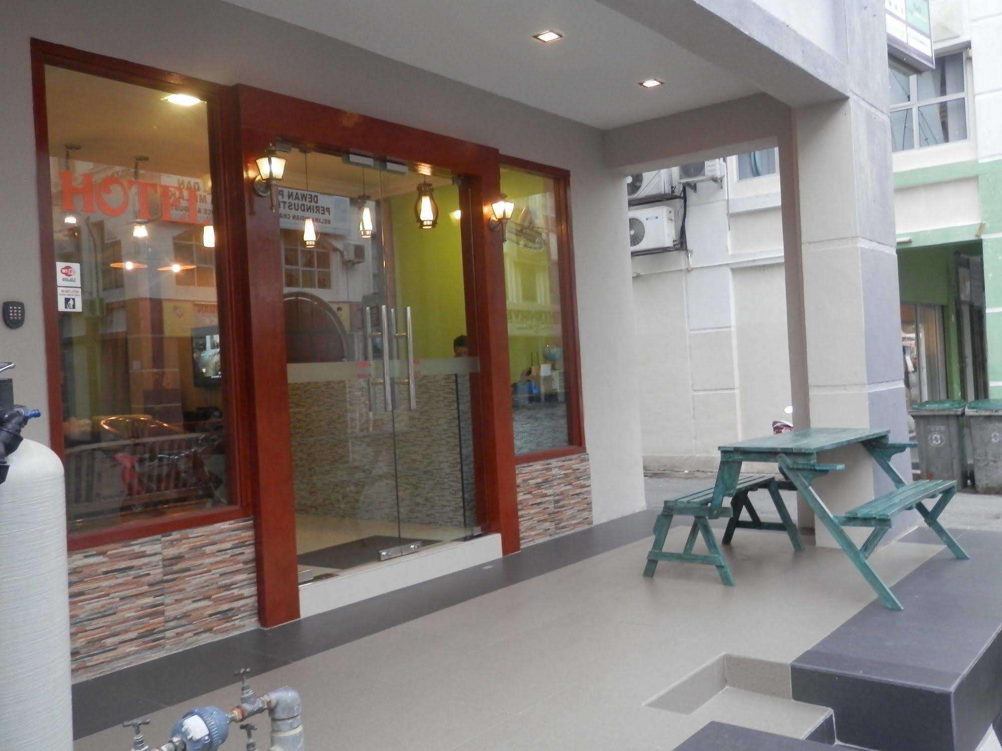 Travellers Planet Hotel & Guesthouse Malacca Exterior foto